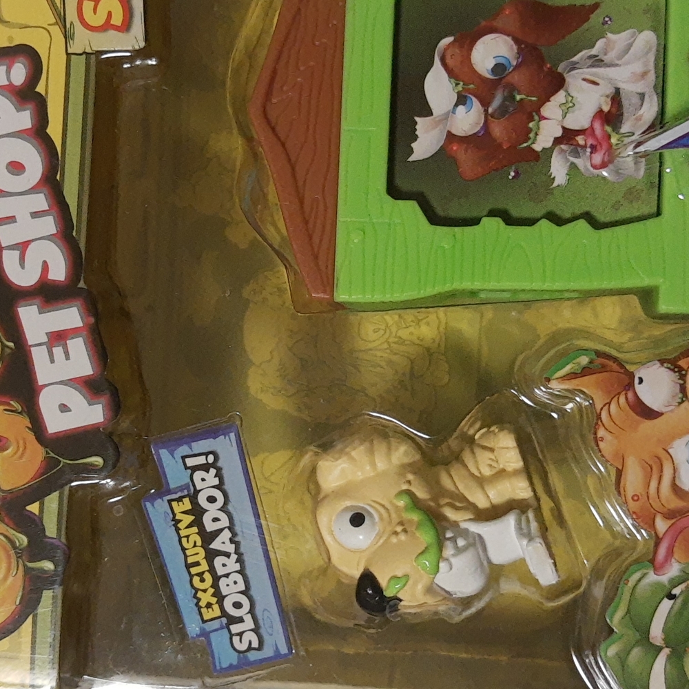 The Ugglys Pet Shop Series 1 Exclusive Slabrador Toy Collectible (Box Damage) - Picture 7 of 13